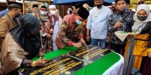 Peresmian masjid Baiturrahman H. Time yang Sekaligus penandatanganan prasasti Bupati Wajo