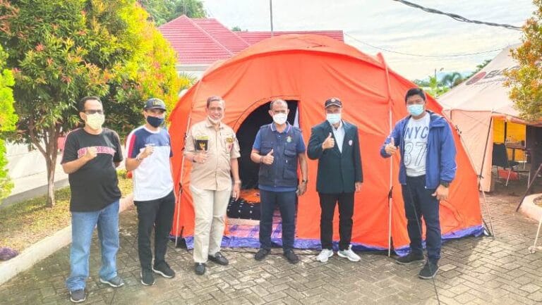Peduli Gempa, Bupati Wajo Bersama Rombongan Menginap Di Tenda