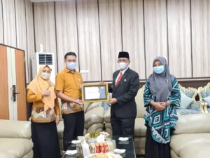 Pemkab Wajo Menerima Penghargaan Dari BPJS Watampone