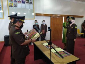 Kejari Wajo Lantik Kasi Tindak Pidana Umum