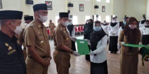 Ketua DPRD Hadiri Pegawai Honorer Diangkat Jadi Pegawai Pemerintah