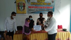 Camat Pitumpanua Kembali Hadiri Penyaluran BLT di Desa Batu Tahap II