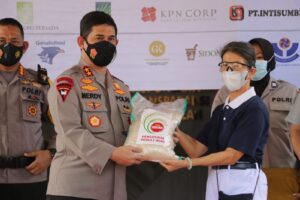 Kapolda Sulsel Terima Bantuan Beras dari Yayasan Budha Tzu Chi Indonesia