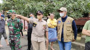 Tinjau Langsung Kondisi Banjir-Longsor, Bupati Wajo: Evakuasi dan Pembersihan di Titik Prioritas