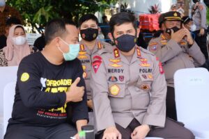 Kapolda Sulsel Tinjau Vaksinasi Massal Yang Digelar Pengda IOF Sulsel