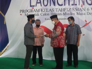 Ketua IKA Elfrianto Apresiasi Program Unggulan Kelas Tahfidz SMAN 6 Wajo