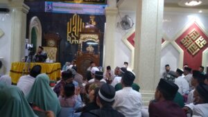 Camat Pitumpanua Hadiri Peringatan Maulid Nabi di Masjid Jami’atul Khaeriyah Siwa