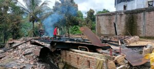 Camat Pitumpanua Kunjungi Korban Sijago Merah di Mattirowalie, Rumah Lahima Ludes