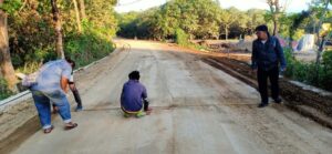 Giliran Ruas Jalan Lalliseng-Pattirolokka Kini Mulus Dibenton di Era Duo Amran