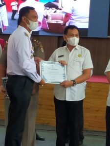 Pemda Berikan Penghargaan Kepada Sekretariat DPRD Wajo Terkait LHKPN