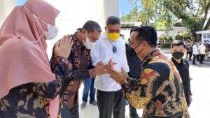 Bersama Ketua TP PKK, Bupati Wajo Silaturahim dengan Gubernur Sulsel