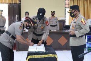 Kapolres Wajo Pimpin Upacara Serah Terima Jabatan Enam Kapolsek di Jajaran Polres Wajo