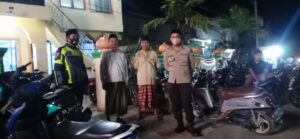 Personil Polsek Urban Pitumpanua Lakukan Pengamanan di Masjid Saat Pelaksanaan Shalat Tarawih