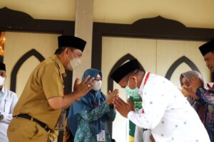 Bupati, Wabup dan Ketua DPRD Hadiri Langsung Penerimaan CJH Wajo di Asrama Haji Sudiang