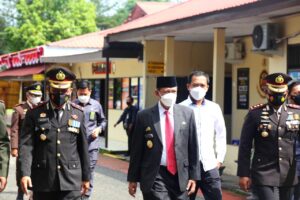 Bersama Forkopimda, Amran Mahmud Syukuran Hari Bhayangkara ke-76 Polres Wajo