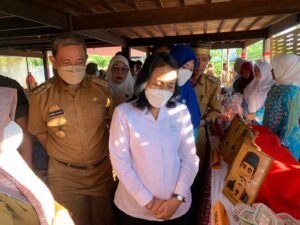 Diajak Bupati Wajo ke Desa Pakkanna, Menteri PPPA Sampaikan Dukungan Pengembangan Sutera
