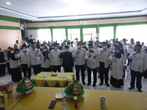 Kakanwil Kemenag Provinsi Sulawesi Selatan Serahkan 55 SK PPPK, 47 Pare- Pare Dan 8 Kemenag Wajo