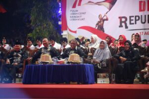 Suasana di Malam Ramah Tamah 17 Agustus di Lapangan Merdeka Sengkang