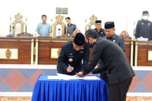Ditandatangani Bupati dan Ketua DPRD Wajo, Eksekutif-Legislatif Sepakati Perubahan KUA dan PPAS APBD TA 2023