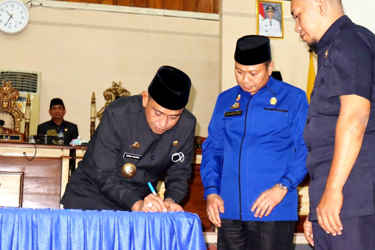 Ditandatangani Bupati dan Ketua DPRD Wajo, Eksekutif-Legislatif Sepakati Ranperda Perubahan APBD TA 2022