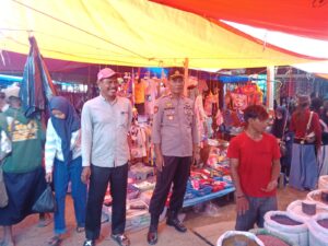 Pantau Pasar Tradisional, Kapolsek Penrang Antisipasi Gangguan Kamtibmas
