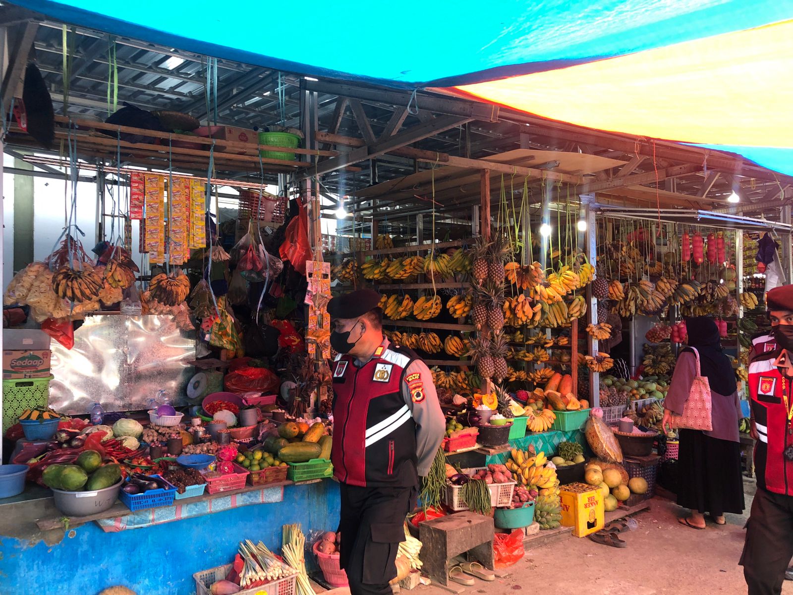 Berikan Rasa Aman Pengunjung Pasar Tradisional, Sat Samapta Intensifkan Patroli