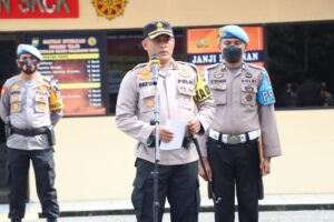 UPACARA PEMBERHENTIAN TIDAK DENGAN HORMAT PERSONIL POLRES WAJO