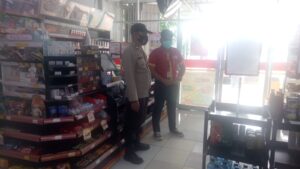 Wujudkan Situasi Kamtibmas Yang Aman, Polsek Tempe Sambangi Toko Alfamart