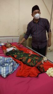 Bentuk Kepedulian, Herman Arif Berikan Bantuan Dana Kepada Asizah Penderita Gizi Buruk