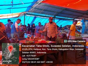 Ciptakan Situasi Kondusif, Polsek Tanasitolo Polres Wajo Giat PAM di Pasar Lajokka
