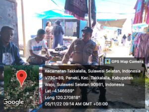Cegah Terjadinya Tindak Pidana, Polsek Takkalalla Polres Wajo Rutin Giat PAM di Pasar Peneki