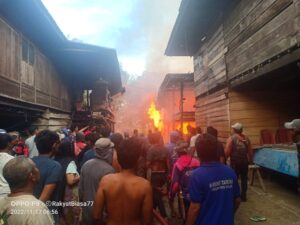 Sijago Merah Kembali Mengamuk, Rumah Warga Dusun Wattang Belawa Hangus Terbakar