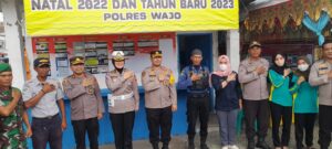 Pamatwil Polda Sulsel Bersama Wakapolres Wajo Pantau Pos Pam dan Pelabuhan Bangsalae Siwa