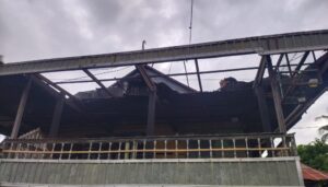 Puting Beliung Disertai Hujan Deras Terjang Rumah Warga di Kecamatan Belawa