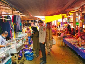 Personil Polsek Pammana Polres Wajo Lakukan Patroli dan PAM di Pasar