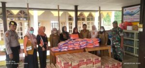 Sat Samapta Polres Wajo Salurkan Bantuan di Posko Bencana Alam