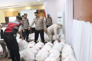 Bantuan Paket Sembako Kapolda Sulsel akan Disalurkan Kepada Korban Bencana Alam di Wajo