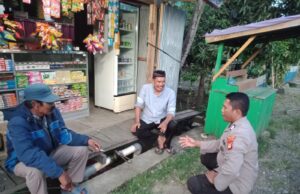 Sambangi Toga dan Tomas,Bhabinkamtibmas Polsek Penrang Polres Wajo Sampaikan Pesan Kamtibmas