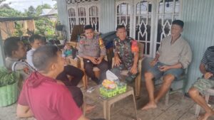 Ciptakan Rasa Aman,Personil Polsek Sabbangparu Polres Wajo Sambang Warga