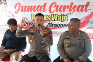 Kapolres Wajo Gelar Jumat Curhat di Kecamatan Sabbangparu