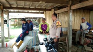 Jalin Kemitraan, Polsek Takkalalla Giat Sambang Warga