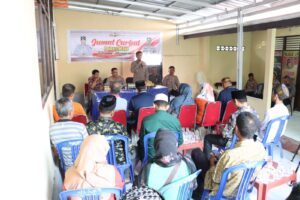 Usai Jum’at Curhat, Kapolres Wajo Kunjungi Balita Penderita Stunting di Kecamatan Tempe