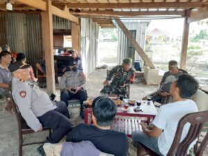 Sambang Kapolsek Sabbangparu Polres Wajo Beri Penyuluhan Warga