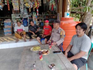Bhabinkamtibmas Polsek Tempe Polres Wajo Melaksanakan Sambang dan Beri Himbauan ke Warga Binaannya