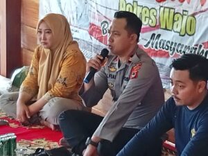 Kapolsek Bola Polres Wajo Dengar Curhatan Masyarakat Desa Balielo