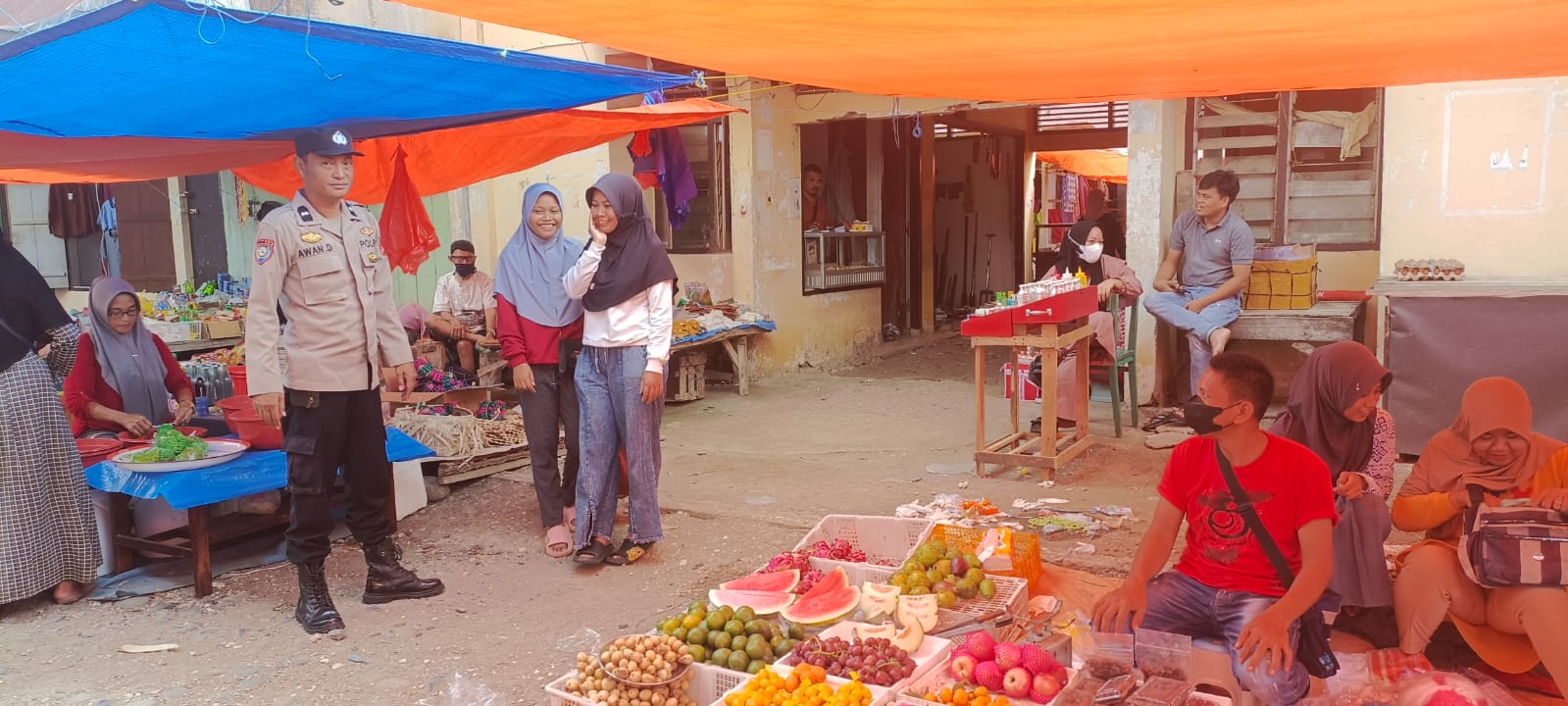 Kapolsek Pammana bersama Personel Melakukan Pengamanan di Pasar
