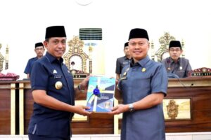 Ketua DPRD Wajo Menerima LKPJ Tahun 2022.