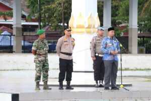 Apel Gelar Pasukan Untuk Pengamanan Malam Takbiran,Kapolres Wajo: Pelaksanaan Pengamanan Tetap Perhatikan Keselamatan