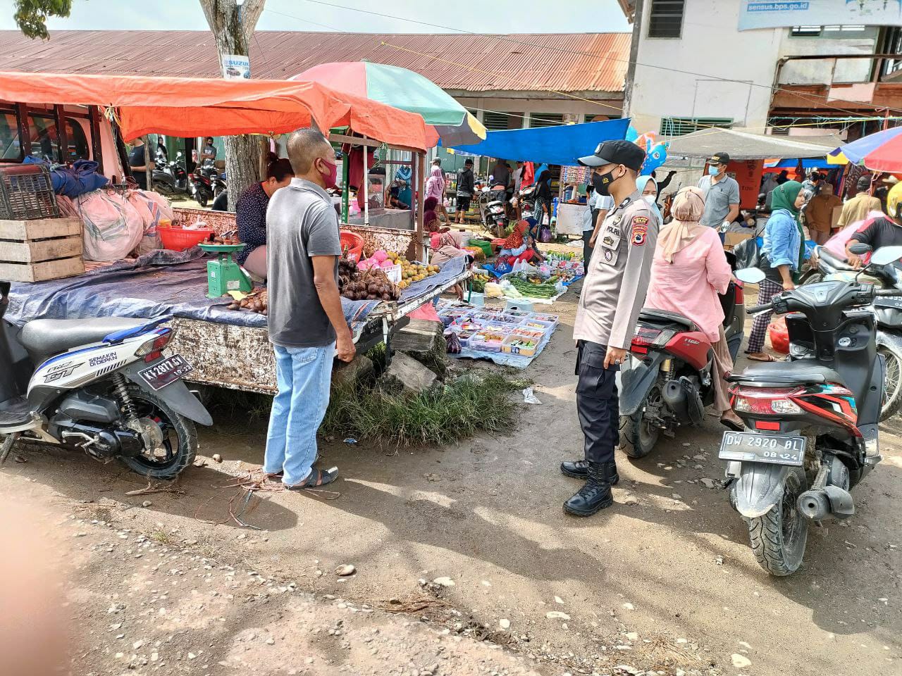 Berikan Rasa Aman, Bhabinkamtibmas Polsek Maniangpajo Sambang Pasar Anabanua