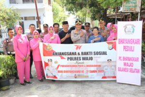 Rangkaian Peringatan Hari Bhayangkara, Kapolres Wajo Laksanakan Anjangsana ke Purnawirawan dan Warakawuri